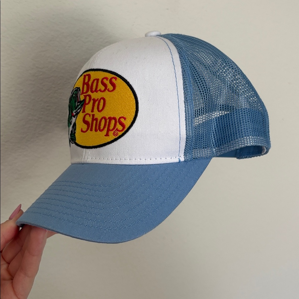 NEW Bass Pro Shops Blue and White Mesh Trucker Baseball Cap - Picture 2 of 5